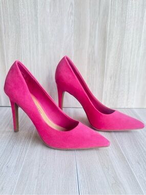 👠 Magenta Pointed-Toe Suede Heels - size 7 -  by Christian Siriano